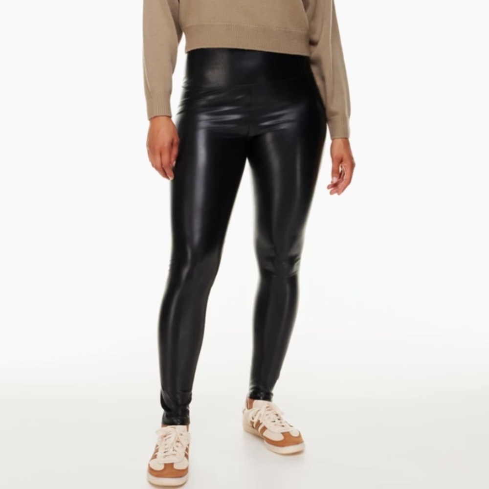 Aritzia Daria Legging